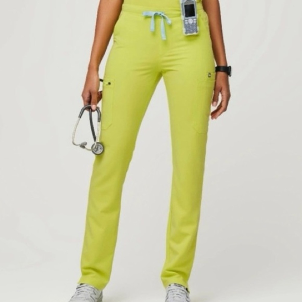 FIGS Yola Skinny Scrub Pants
Color: Serving Lime/Neon Yellow 
Size S